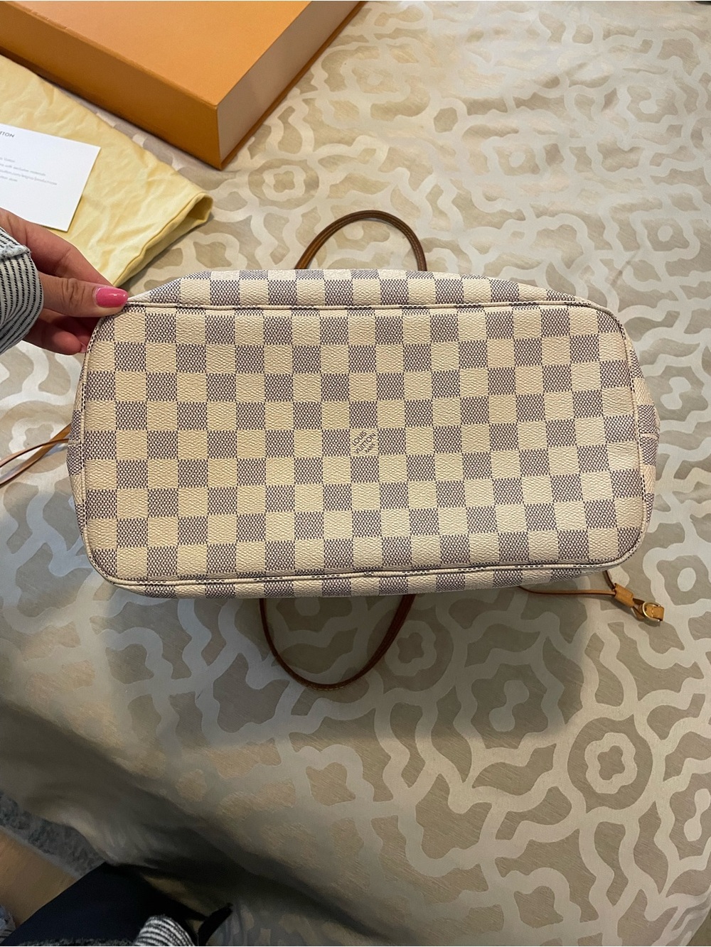 AUTH Louis Vuitton Damier Azur Canvas Neverfull MM Tote - White & Tan & gray - Picture 7 of 16